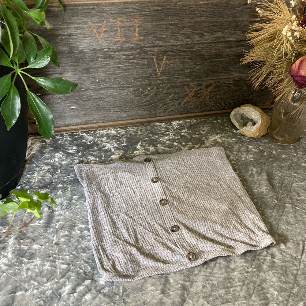 American eagle gray heathered button down crop top